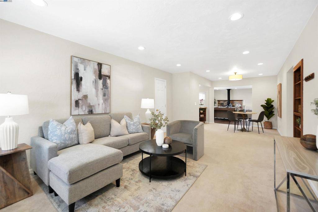 Hayward, CA 94544,25755 Booker Way