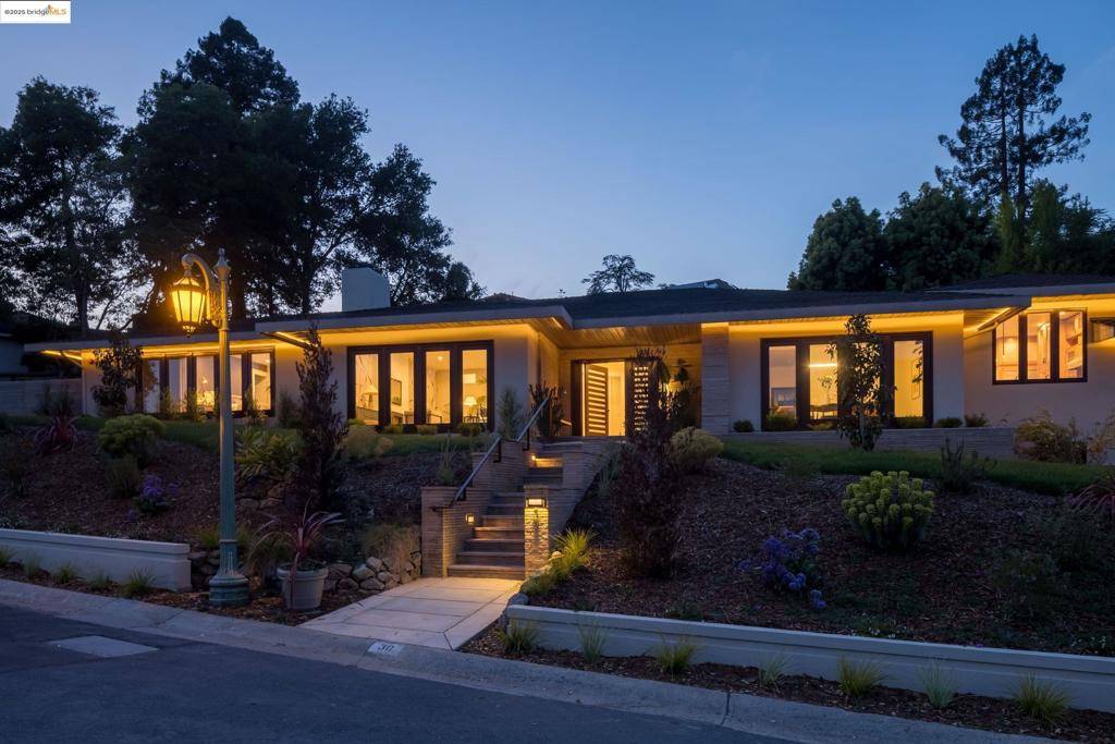 Oakland, CA 94618,30 Lincolnshire Dr