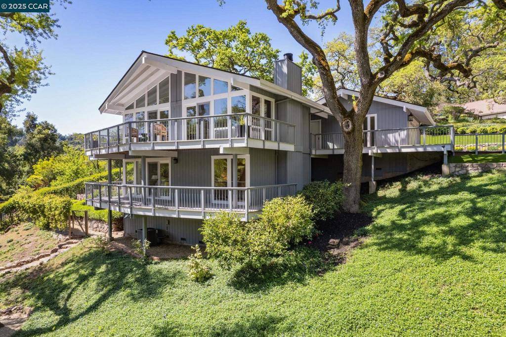 Orinda, CA 94563-1101,25 Coachwood Terrace