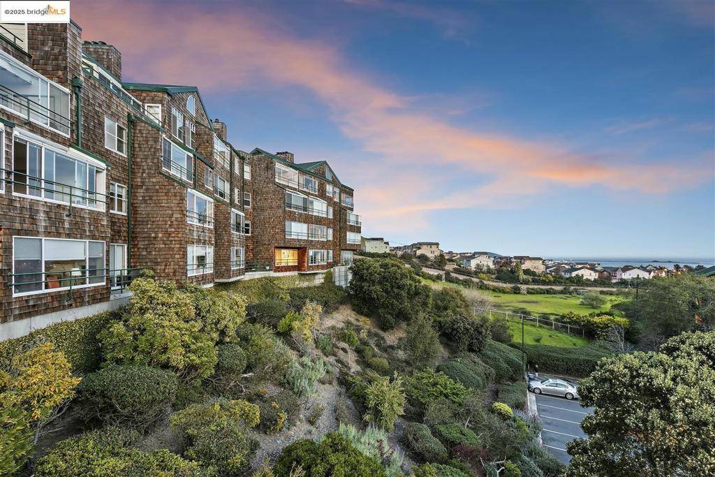 Richmond, CA 94801,1301 Quarry Ct #303