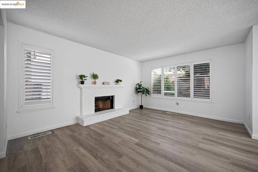 Antioch, CA 94509,1324 Almondwood DR