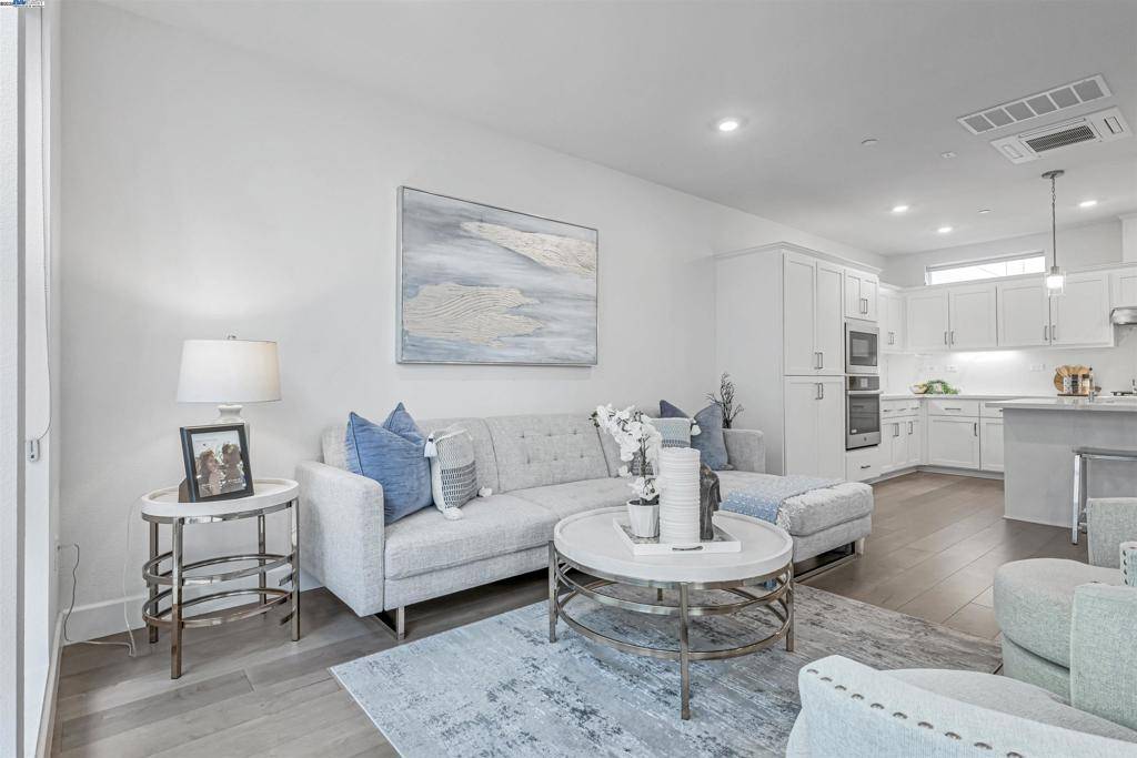 Santa Clara, CA 95051,2950 Sanor Pl #109