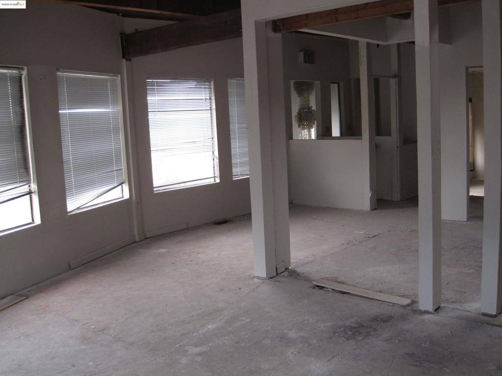 Oakland, CA 94606,819 8Th Ave