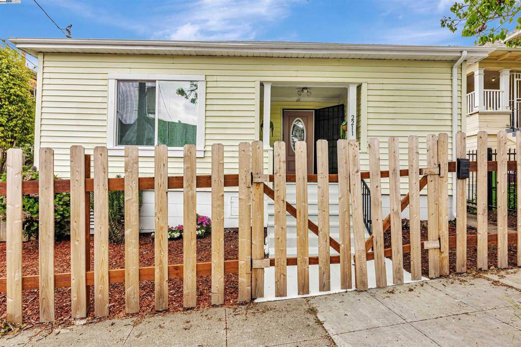 Oakland, CA 94601,2211 24Th Ave