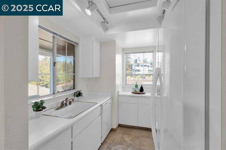 565 Lori Dr Benicia, CA 94510