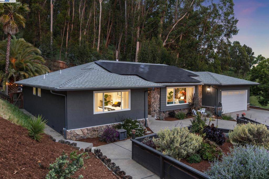 Oakland, CA 94605,441 FOX HILLS COURT
