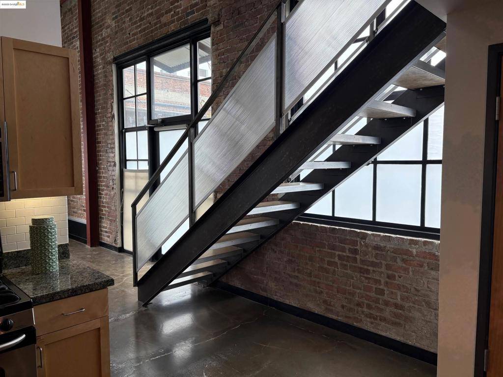 Oakland, CA 94606,425 E 11Th St #15