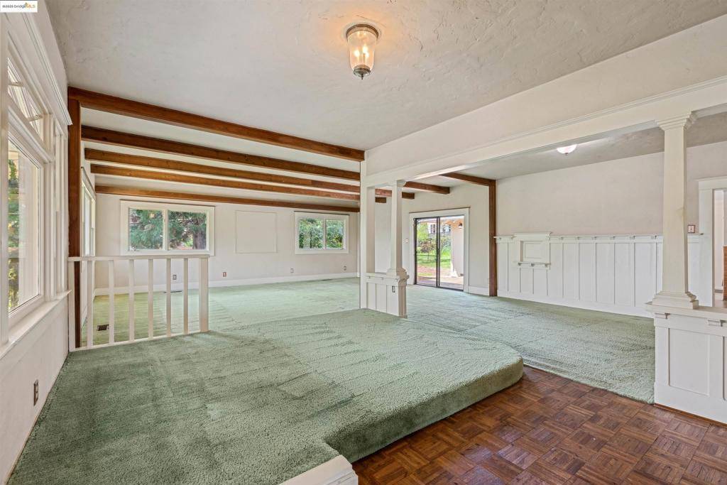 Sebastopol, CA 95472,614 Live Oak Ave