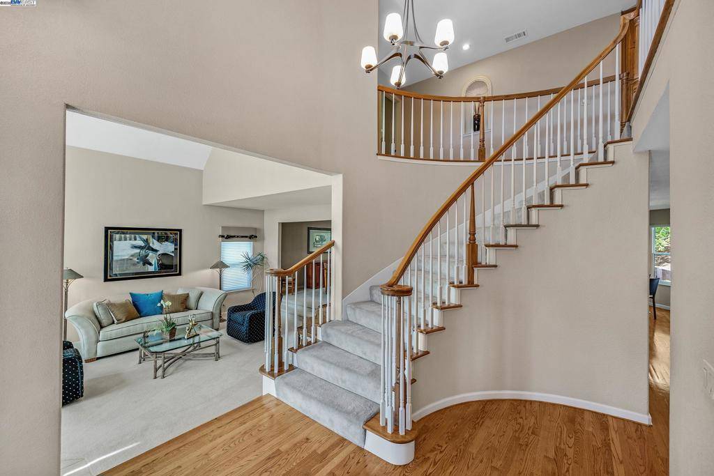 Pleasanton, CA 94566-6306,3095 Crestablanca Drive