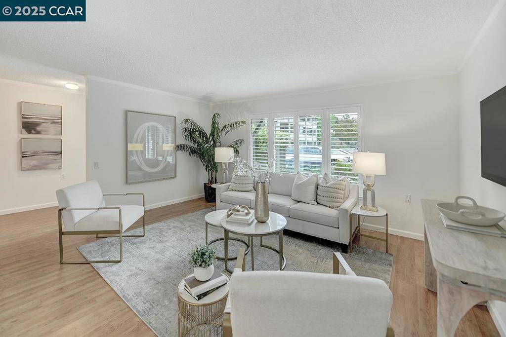 Walnut Creek, CA 94595,1736 Golden Rain Rd #6