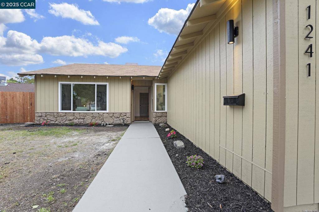 Stockton, CA 95210,1241 Fleetwood Way