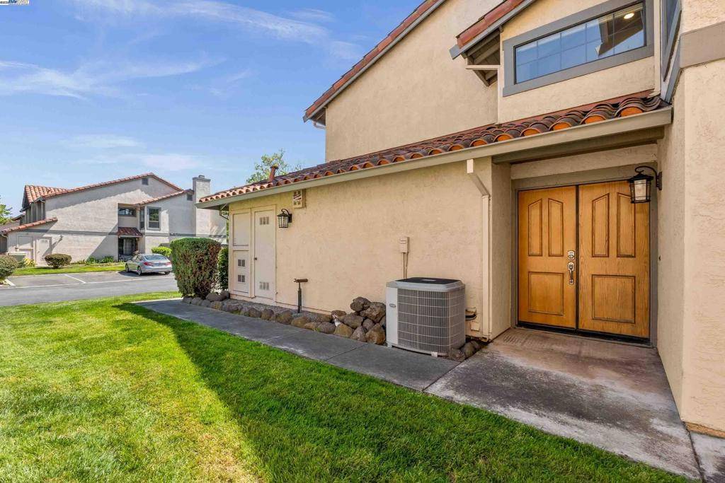 Newark, CA 94560,6268 Jarvis Ave
