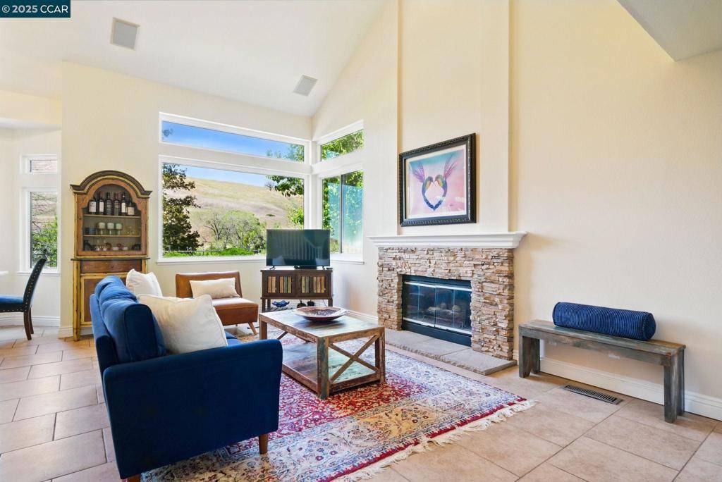 Clayton, CA 94517,5121 Keller Ridge Dr