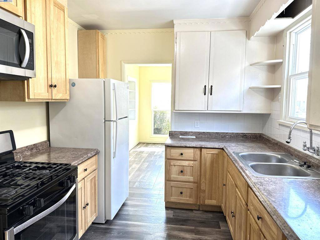 Oakland, CA 94603-2247,8120 Idlewood St.