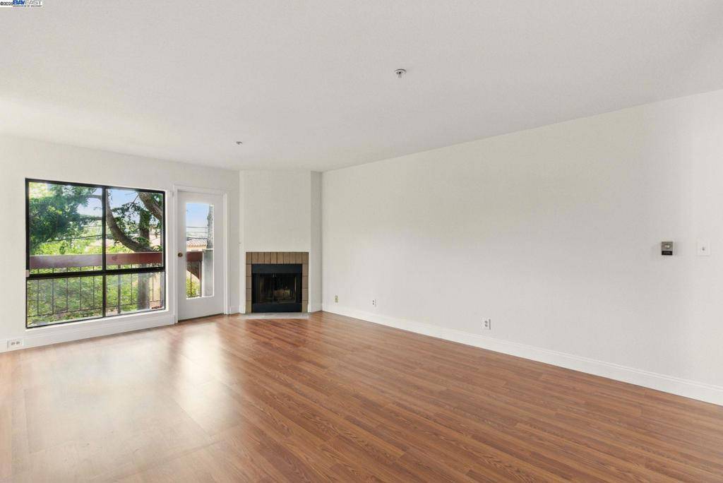 Oakland, CA 94610,245 Perkins St #33
