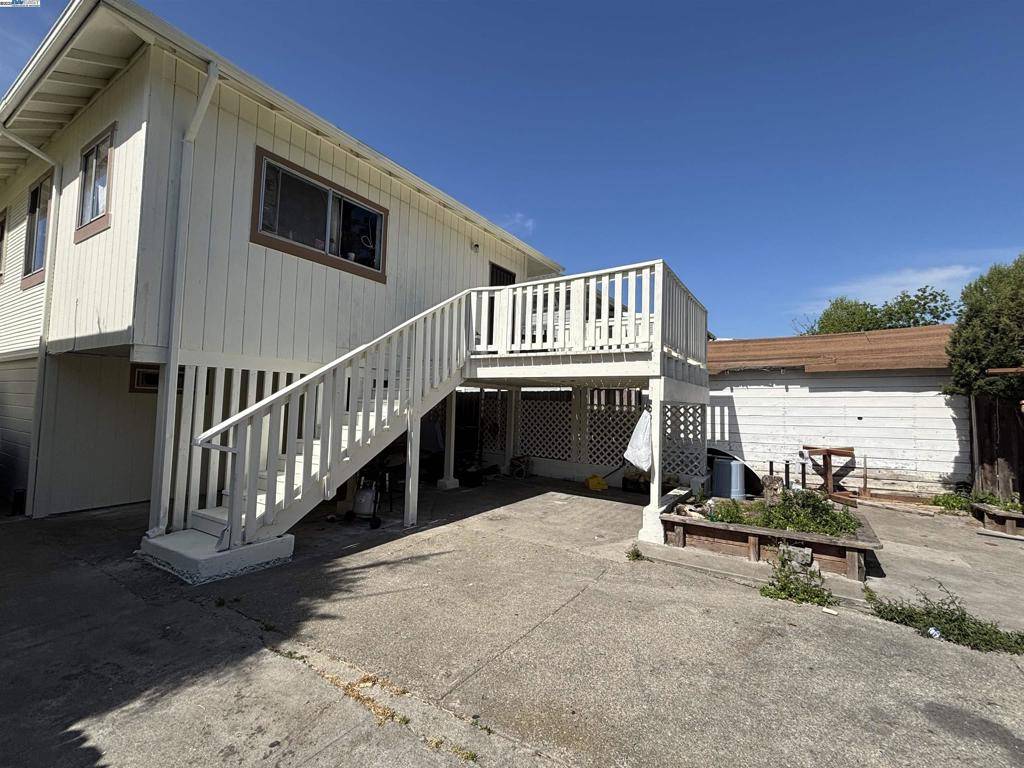 Oakland, CA 94601,2042 Rosedale Ave.