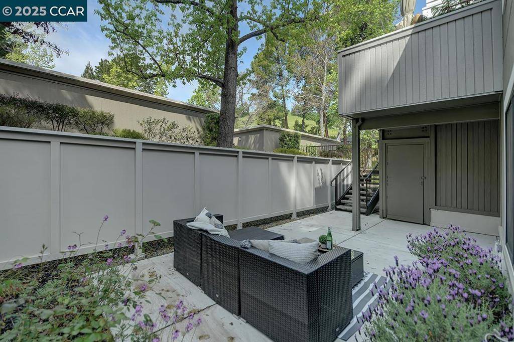 Walnut Creek, CA 94595,1317 Stanley Dollar Dr #4
