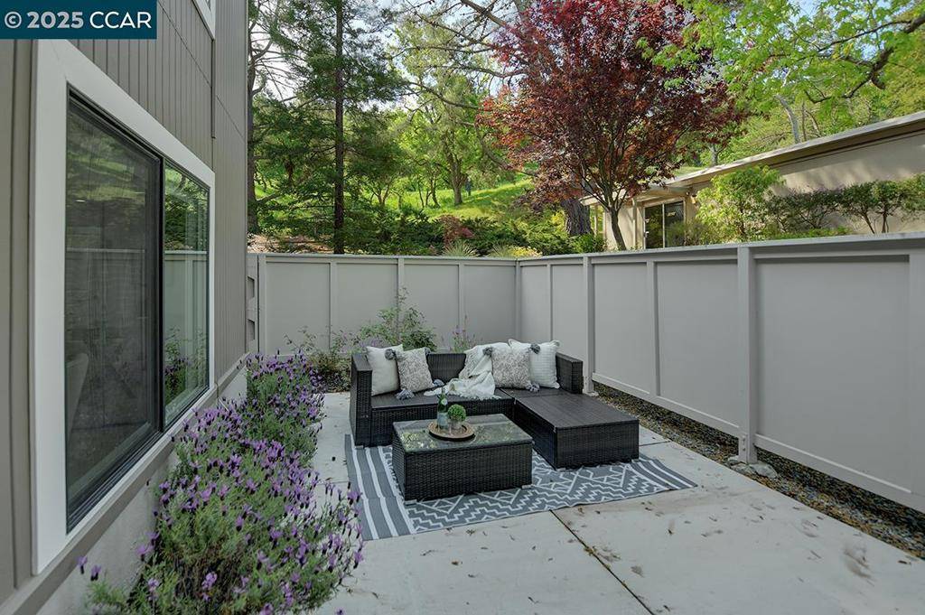 Walnut Creek, CA 94595,1317 Stanley Dollar Dr #4