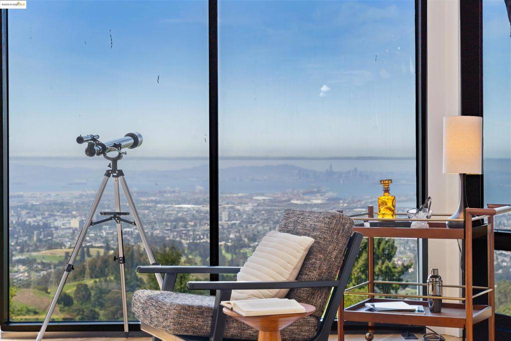 Oakland, CA 94611,5989 Grizzly Peak Blvd