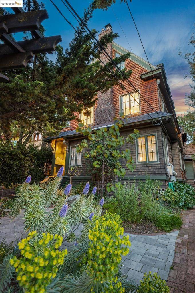 Berkeley, CA 94704,2633 Benvenue #3