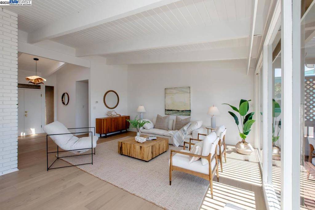 Alameda, CA 94501,853 Cedar St