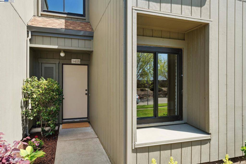 Alameda, CA 94502,3409 Catalina Ave