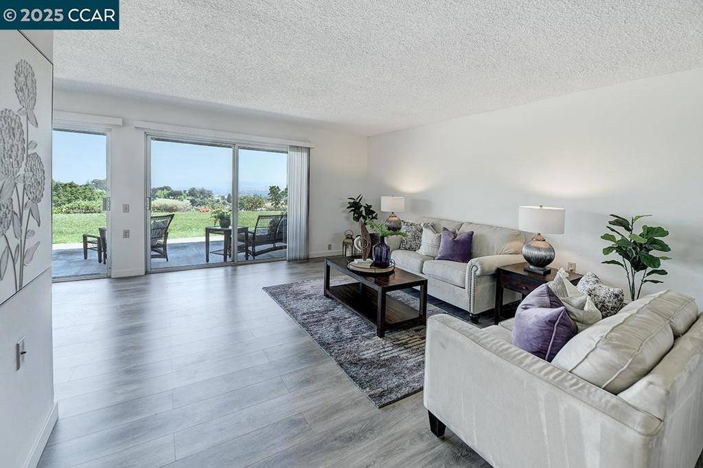 Walnut Creek, CA 94595,2109 Skycrest Dr #6
