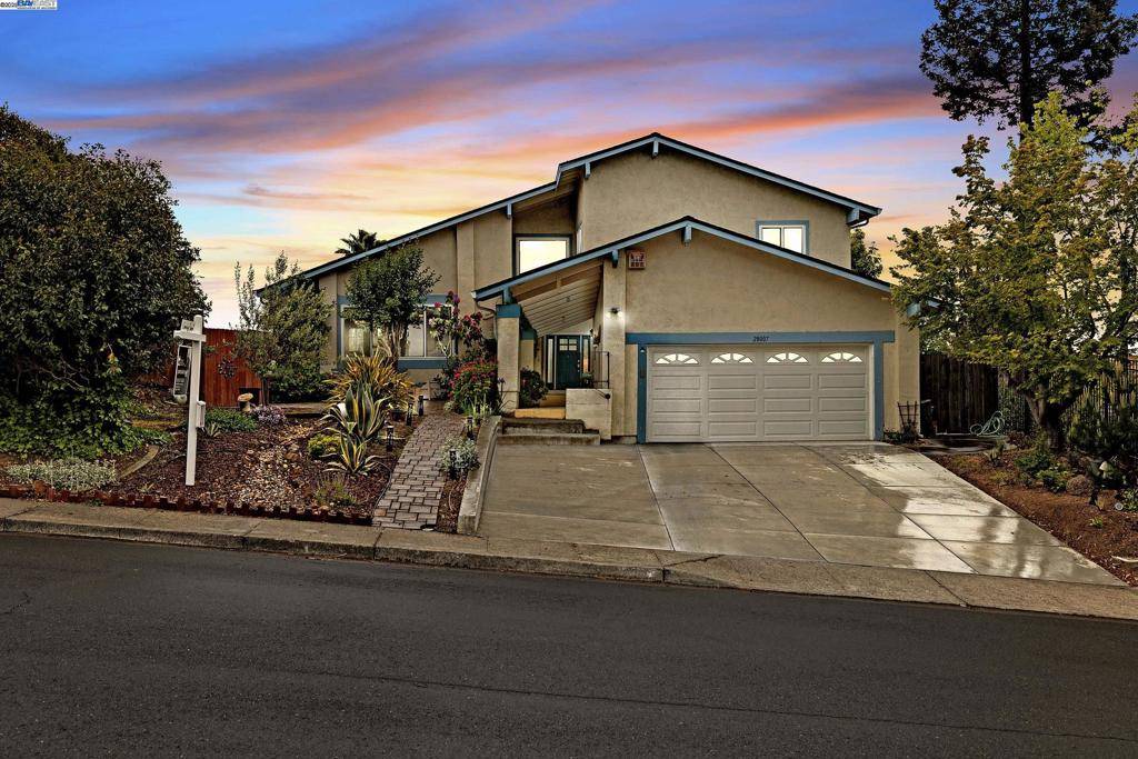 Hayward, CA 94542,28007 Fallbrook Drive