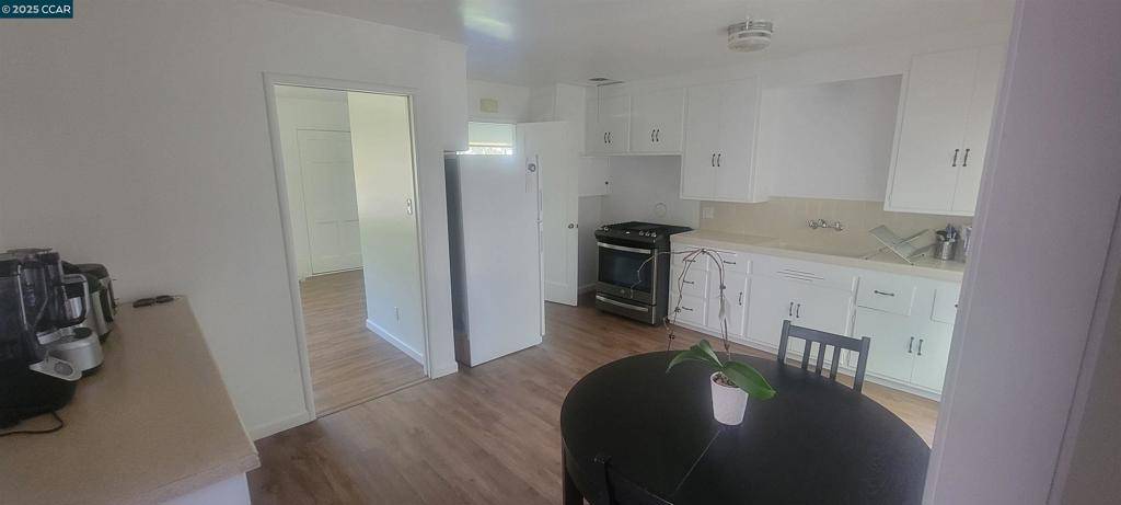 Lafayette, CA 94595,884 Juanita Dr