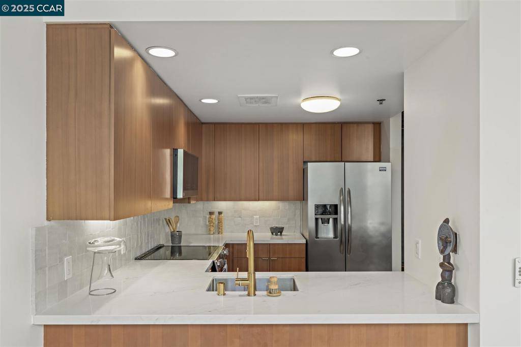 San Francisco, CA 94107,77 Dow Pl #508