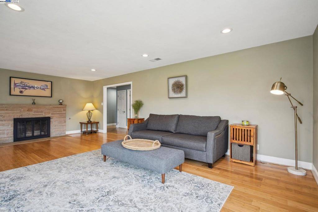 Fremont, CA 94536,295 Hillview Dr