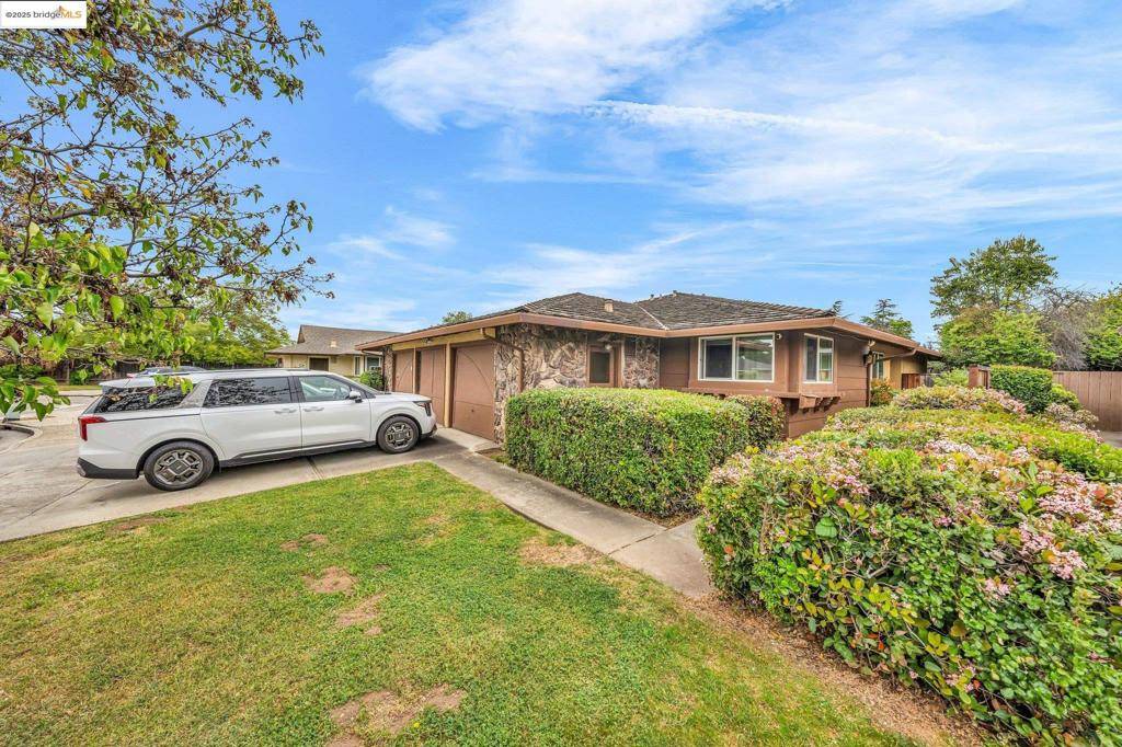 Cupertino, CA 95014,20832 Elenda Dr