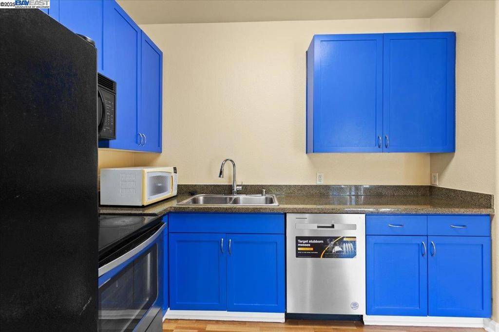 Emeryville, CA 94608-3766,1121 40th Street #4201