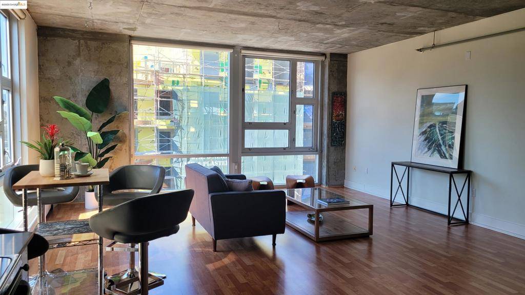Oakland, CA 94607,311 Oak St