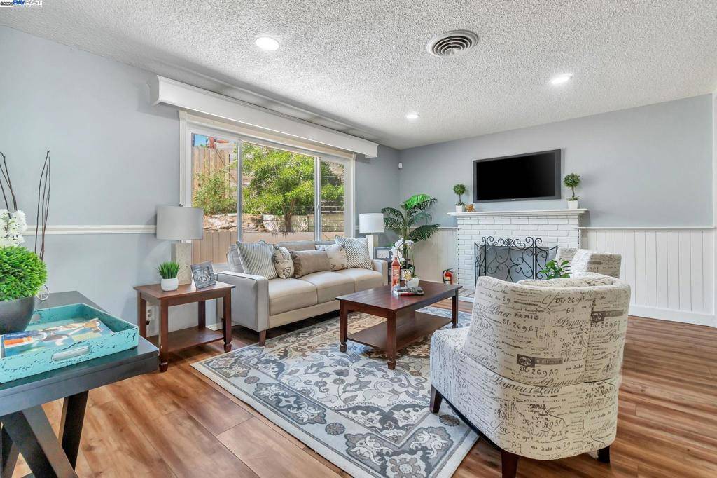 Sacramento, CA 95842,6013 Green Glen Way