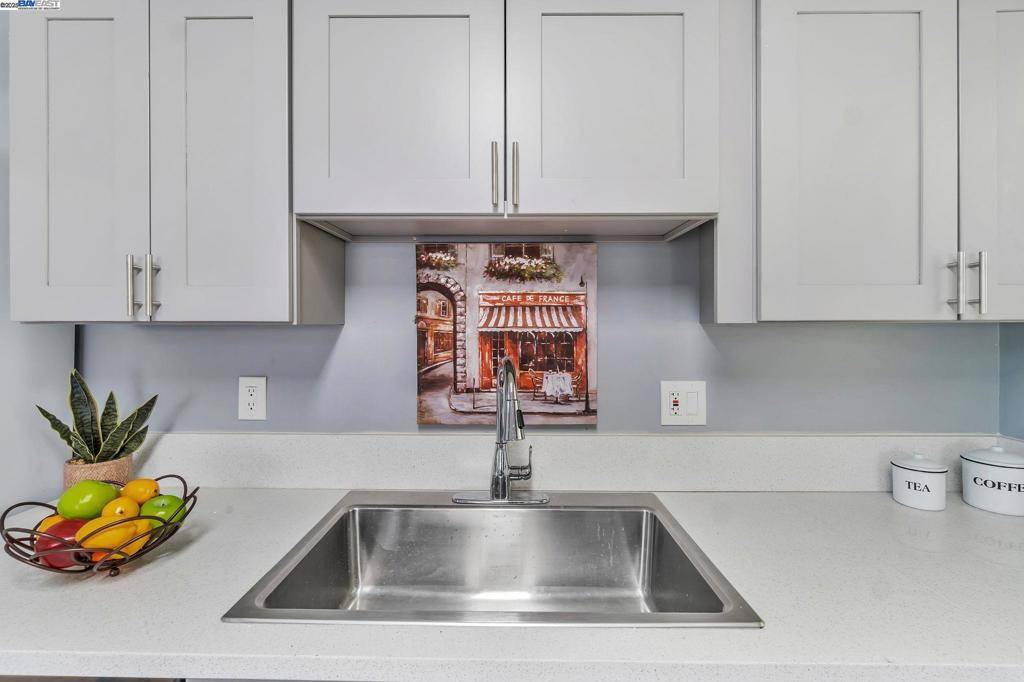 Sacramento, CA 95842,6013 Green Glen Way