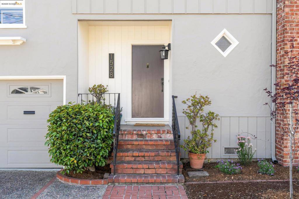 Berkeley, CA 94702,1528 Keoncrest Dr