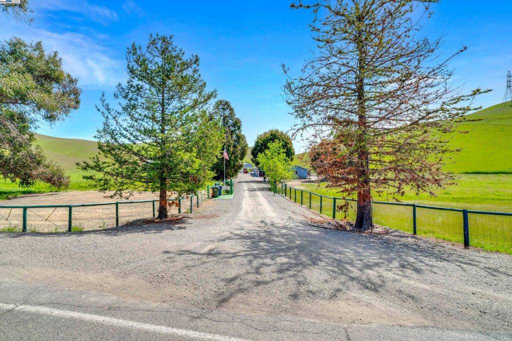 Livermore, CA 94551,7033 Collier Canyon Rd
