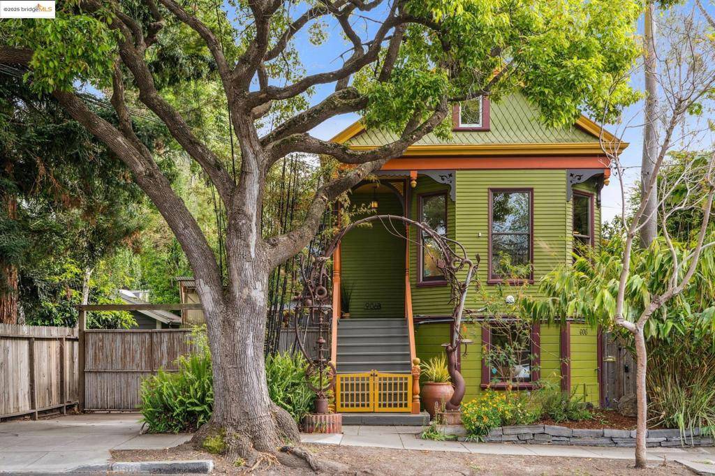 Berkeley, CA 94710-0000,906 Hearst Ave