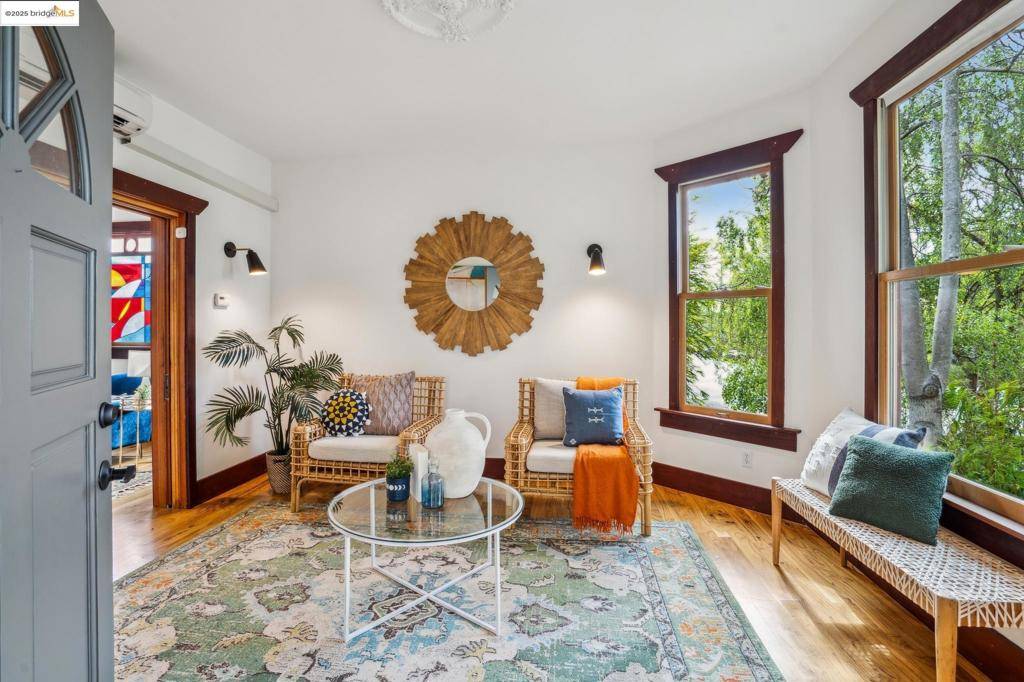 Berkeley, CA 94710-0000,906 Hearst Ave
