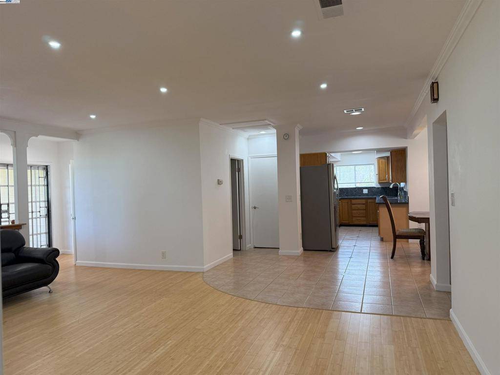 El Sobrante, CA 94803,663 Renfrew Rd