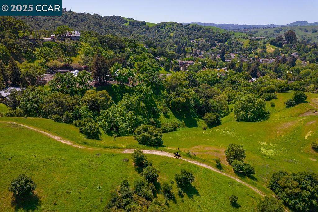 Lafayette, CA 94549,575 Morecroft Rd