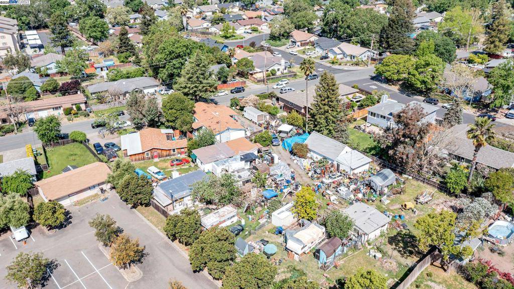 Windsor, CA 95492,8520 Alden Ln