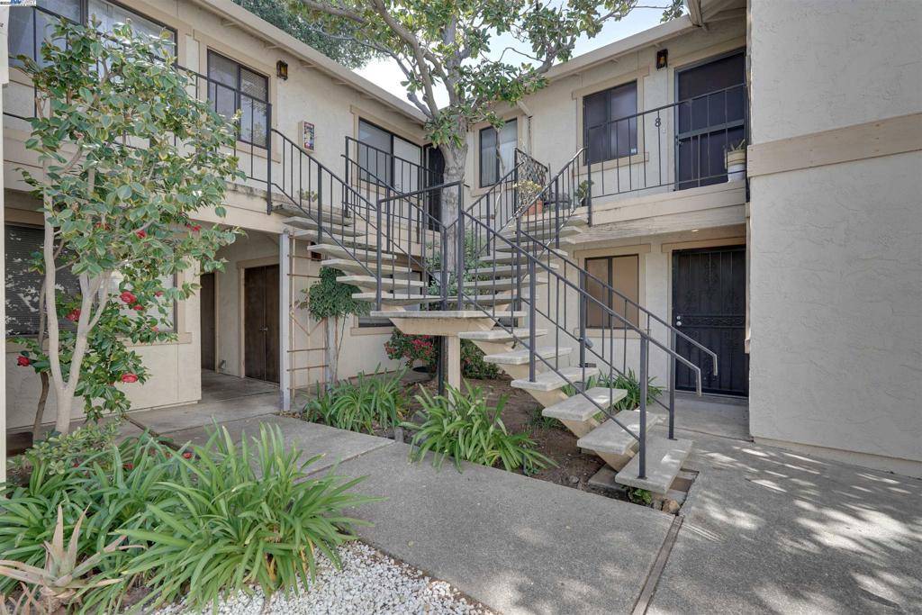 San Mateo, CA 94402,718 S Idaho #3
