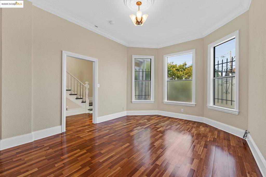 Oakland, CA 94607,861 20Th St