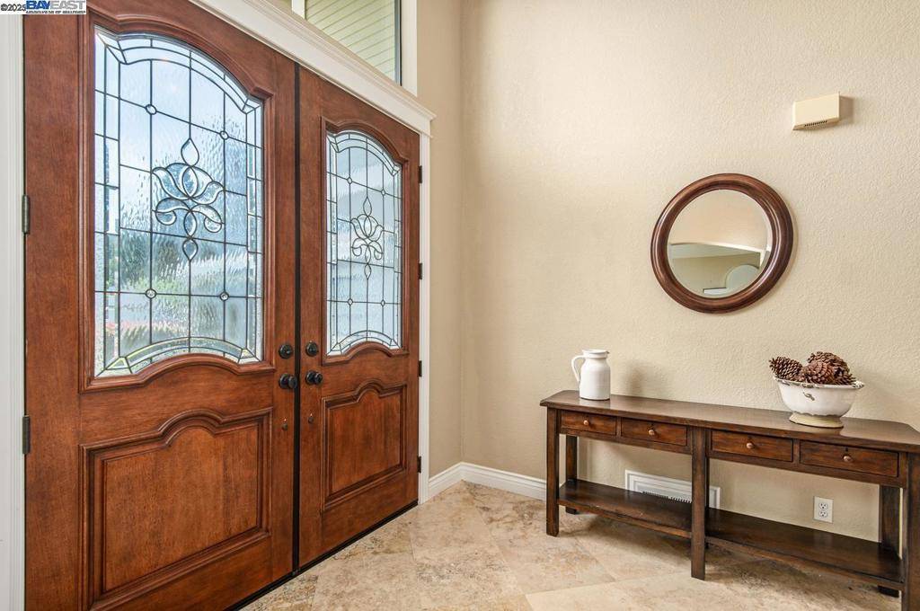 Pleasanton, CA 94566,3907 Arrowwood Ct.