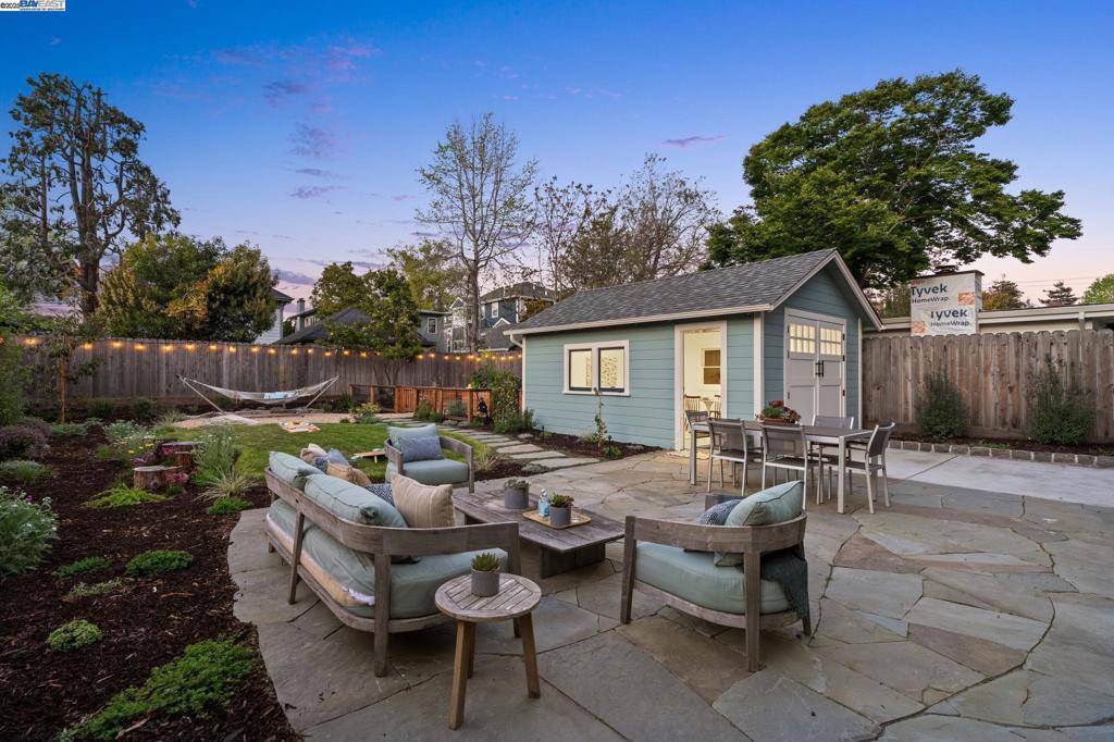 Alameda, CA 94501,2055 SAN JOSE AVENUE