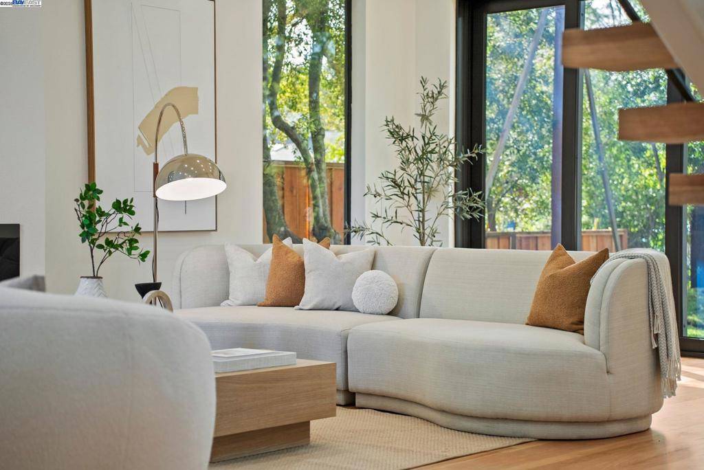 923 Shauna Palo Alto, CA 94306