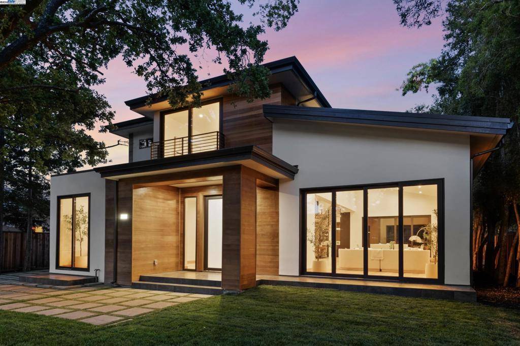 Palo Alto, CA 94306,923 Shauna