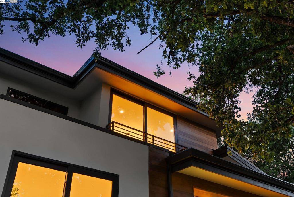 Palo Alto, CA 94306,923 Shauna